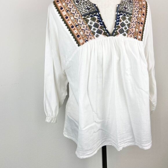 Lovestitch Embroidered Blouse - Picture 2 of 6